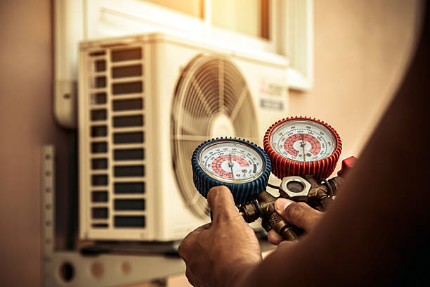 Professional Hvac technician working in Arlington Heights, PA